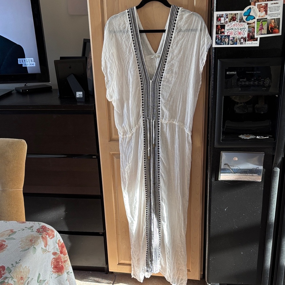Vitamin A Ladies White Linen Black Embroidered Trim Maxi Dress-L